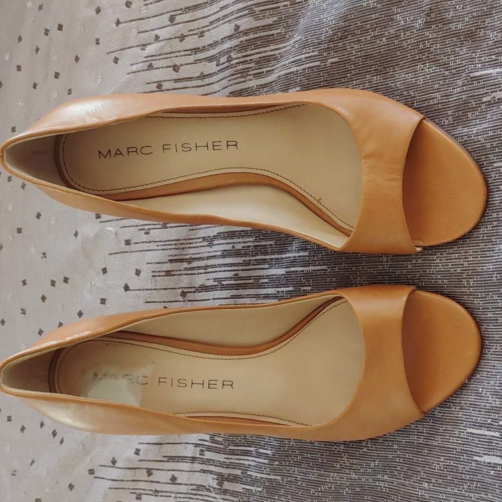 Marc Fisher Samelia heels